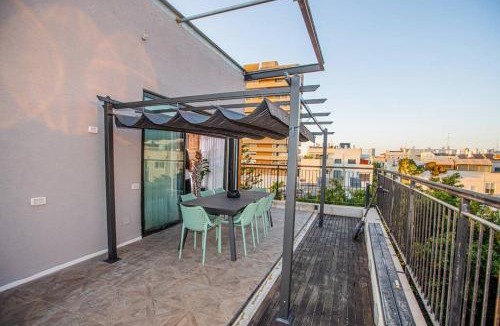 Tel Aviv City Center Apartment | Borochov TLV Luxury Roof Top Apt