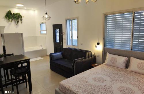 Qatsrin Cabin | צימר השושנים