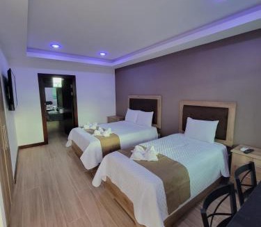Barrio Las Playitas Hotel | Hotel Cayuga