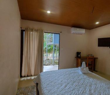 Carara Apartment | TULIN AZUL -Habitación privada con piscina y aire acondicionado, cerca de Jaco-