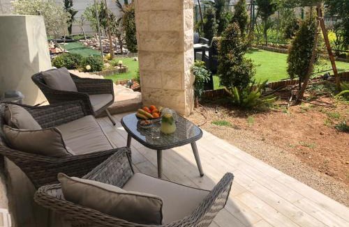Abu Ghosh Bed & Breakfast | מבט אל הואדי