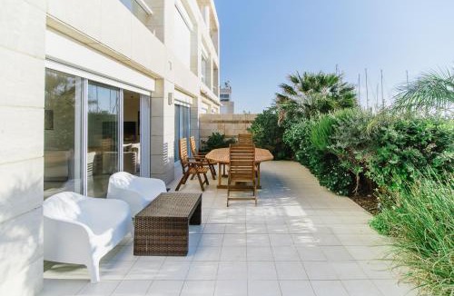 Herzliya Pituach Apartment | Marina Apartment by Olala Homes