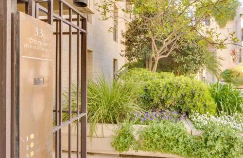 Jerusalem City Centre Apartment | Mamilla Pool - David's Village - Jerusalem-Rent