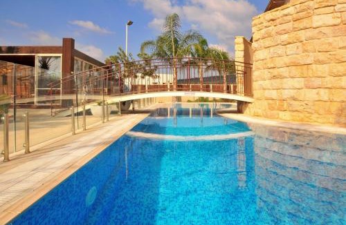 Amka Hotel | Ahuzat Elisheva