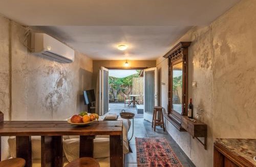 Sapir Cabin | הבית החום יחידת אירוח לזוגות ומטיילים בערבה