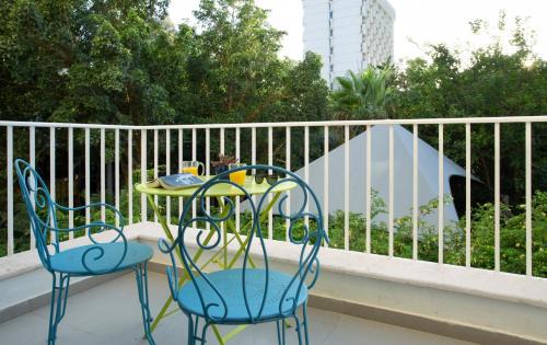 Tel Aviv Promenade Apartment | Limoncello by HolyGuest