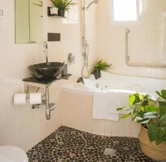 She'ar Yashuv House | Nuriel Fruit & Guest House