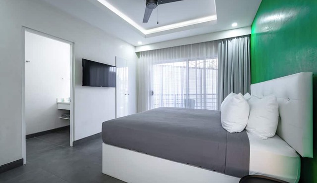 WET hotel - Adults Only