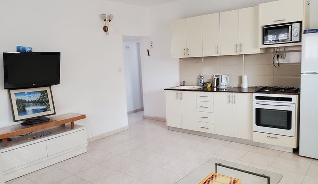 big bright apt near beylinson/ schneider/sharon hospital petach tikva in petach tikva