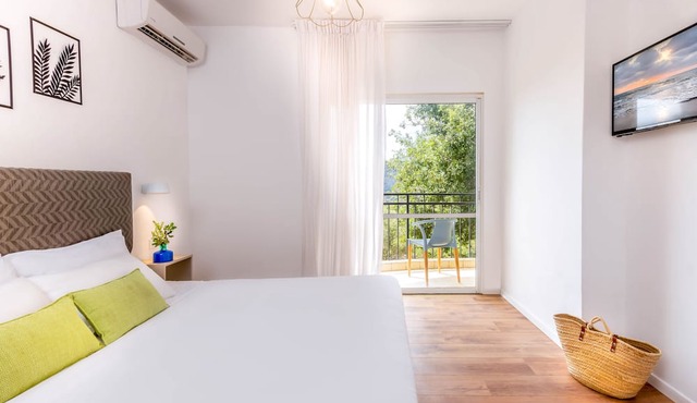 Eilon TravelHotel