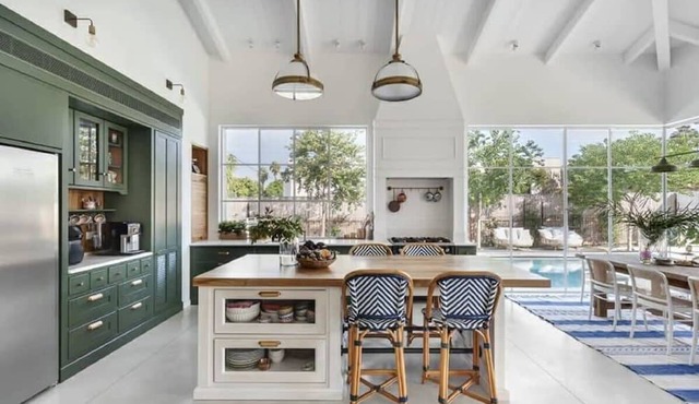 Luxe Villa with Fenced Heated Pool and Jacuzzi