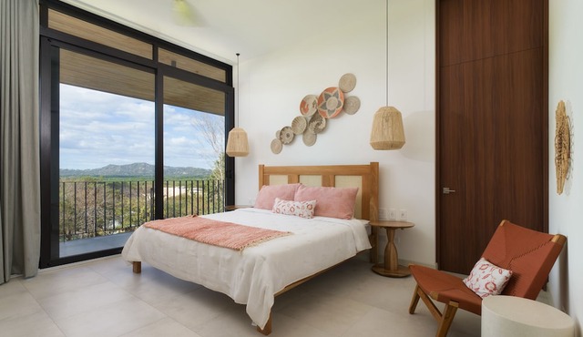 Spacious 4bedroom with spectacular view in gated community