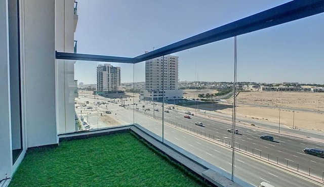 Charming 2BR Apartment in Jebel Ali Village