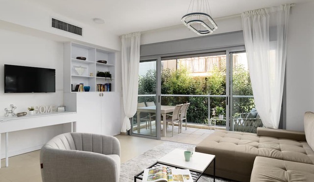 MAMAD Quiet Hideaway & Terrace near Beach by FeelHome