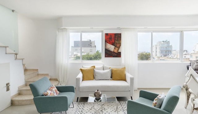 Penthouse with Terrace & Panoramic View by FeelHome