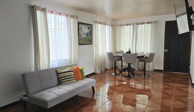 Chirripó Views : High Speed Wi-Fi : Terrace Apartment with 24/7 Security