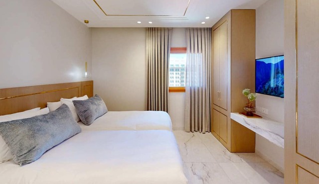 KING DAVID RESIDENCES- Luxury 3-bedroom apartment with POOL, GYM, PARKING