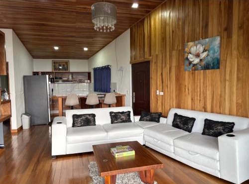 Luxury Mist Cabin Monteverde in Cebadilla