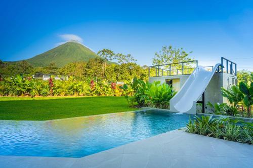 Xanadú Arenal Villa in Fortuna