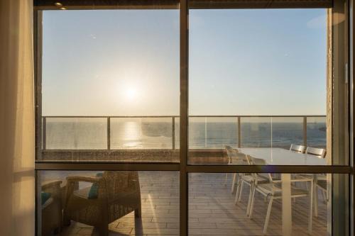 Luxury Penthouse with Seaview