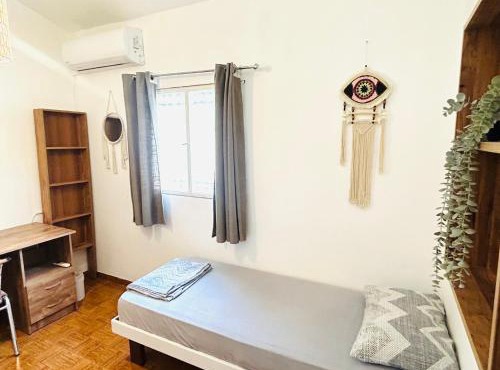 Al Yakhour Hostel