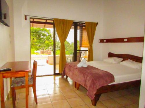 Hotel Colinas del Sol