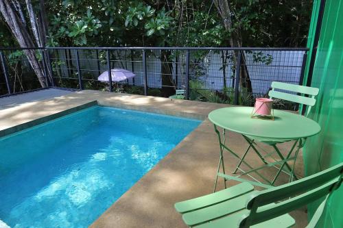 Jungle Container Private Pool 8 Min Avellanas