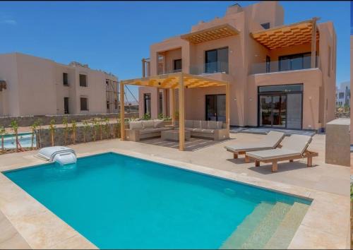 Ollystays Heated Pool 3BR Villa, Nanny Room! Ancient Hills in Hurghada