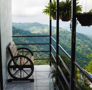 Sunrise Hill Glamping