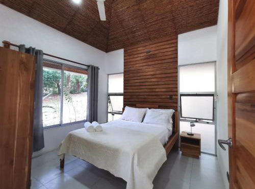 Armadillo Bungalows, walk to the Beach - Santa Teresa
