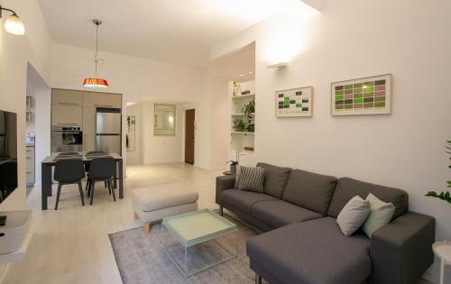 9 Sderot Chen - By Beach Apartments TLV