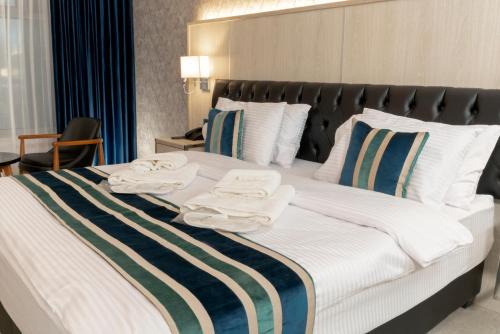 Nishan Hotel