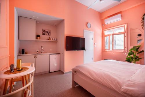 Glamorous Pink Pearl Studio Beach